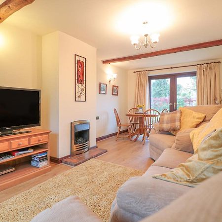 Berrys Place Farm Cottage Gloucester Extérieur photo